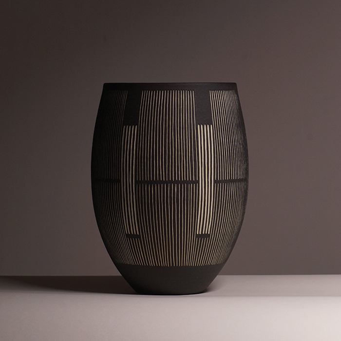<mok(墨)> vase 01