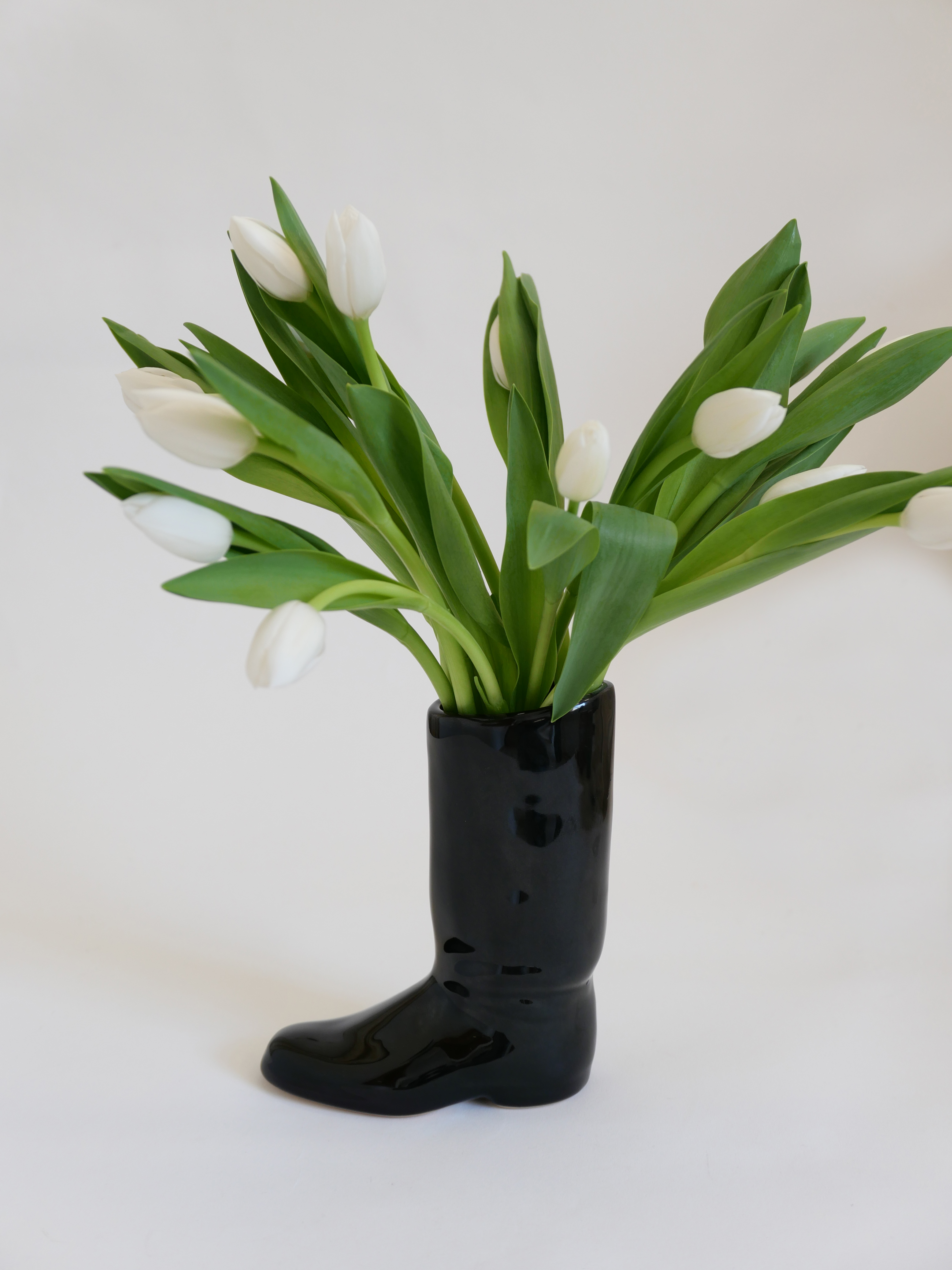 Boots vase-Black - Image 2