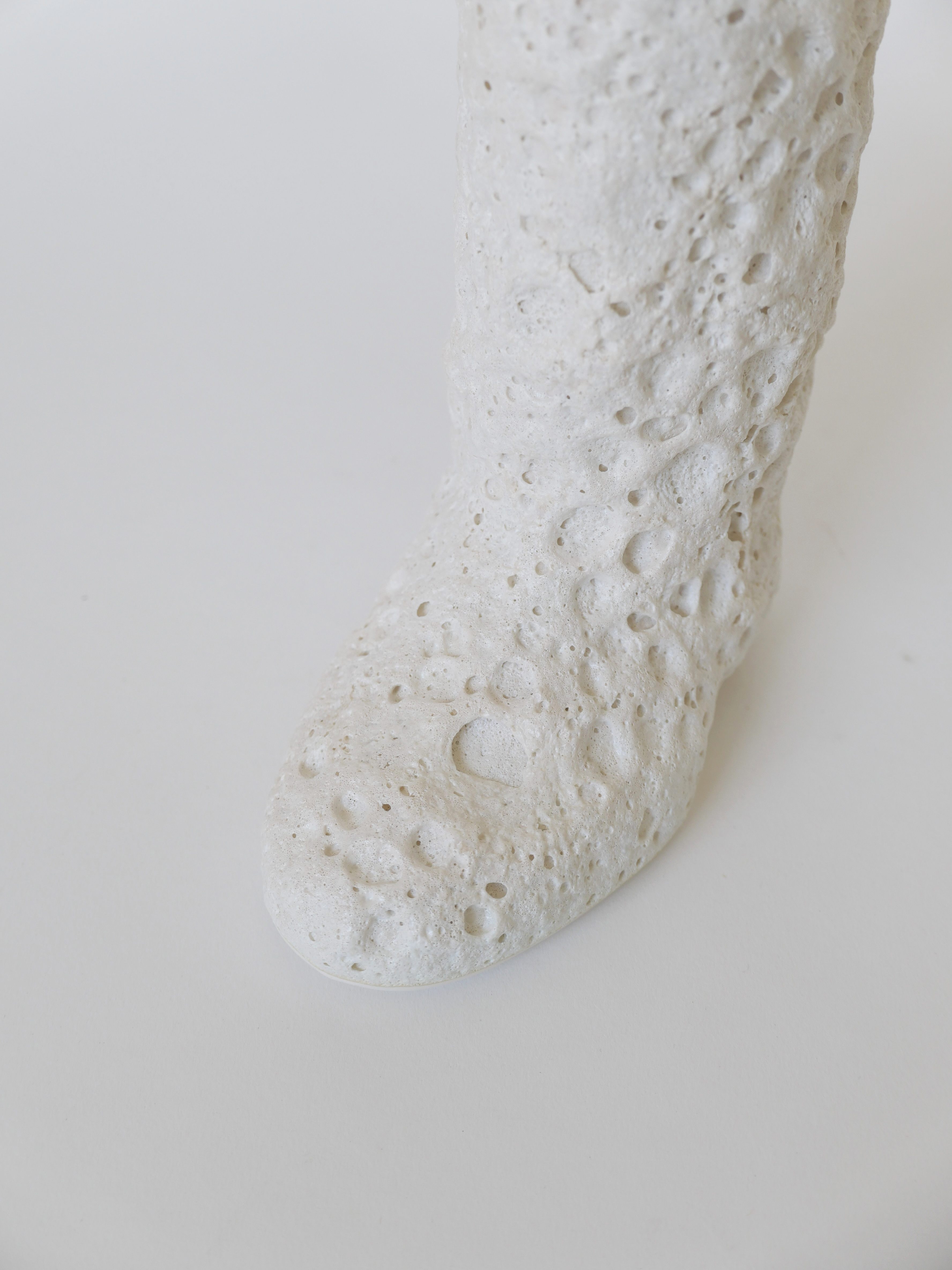 Boots vase-White - Image 2
