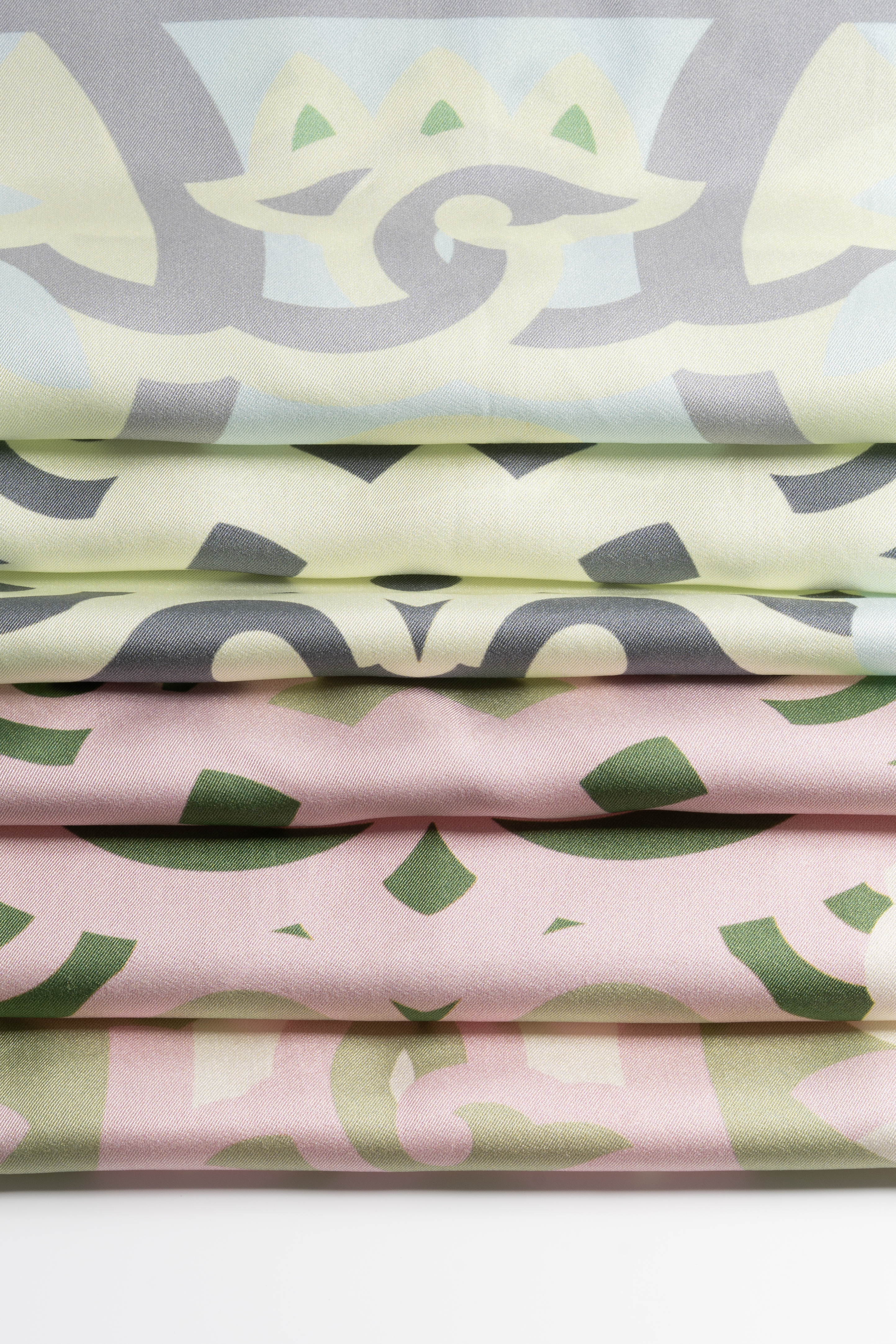 Dancheong Lotus Motif Scarf - Image 5