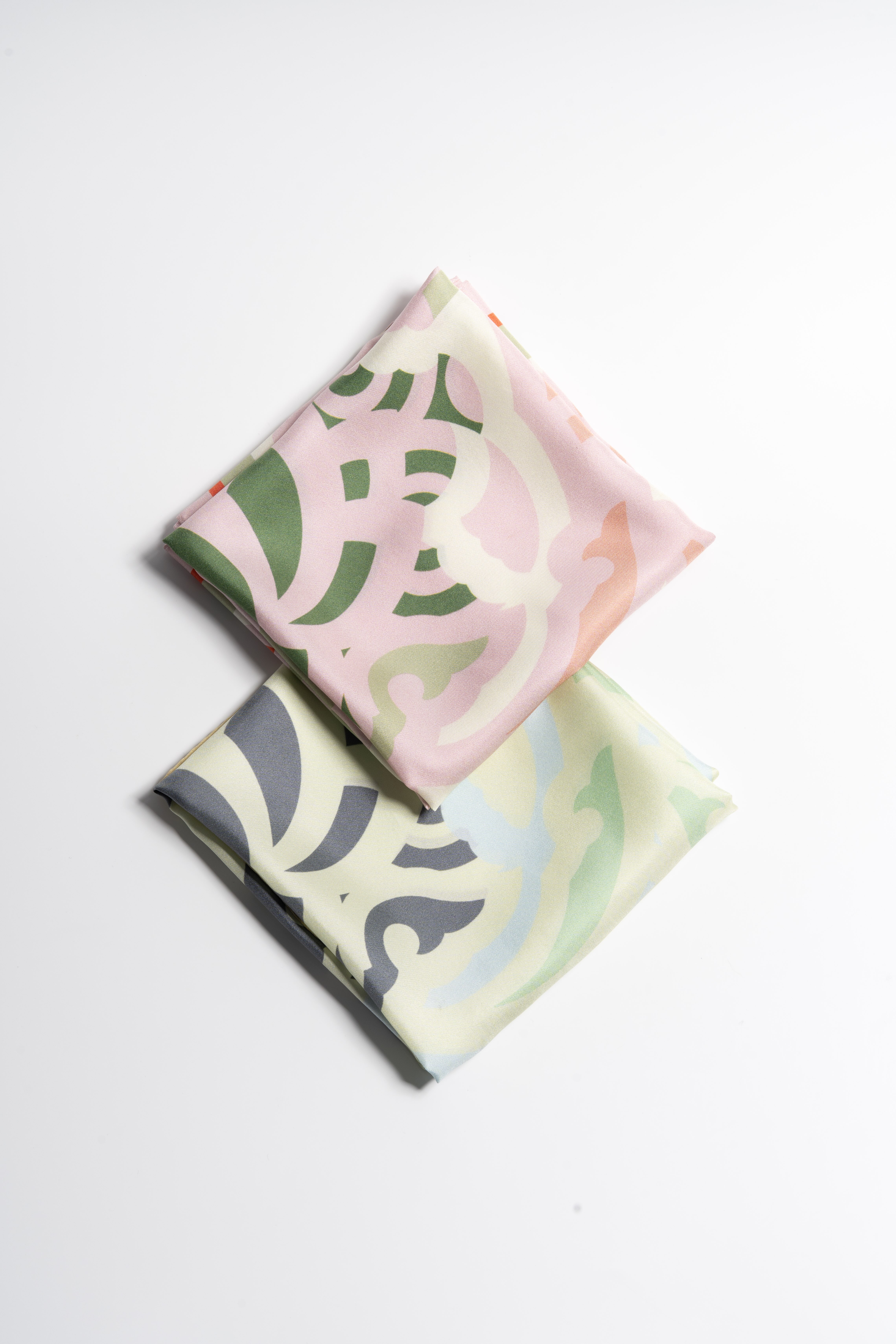 Dancheong Lotus Motif Scarf - Image 4