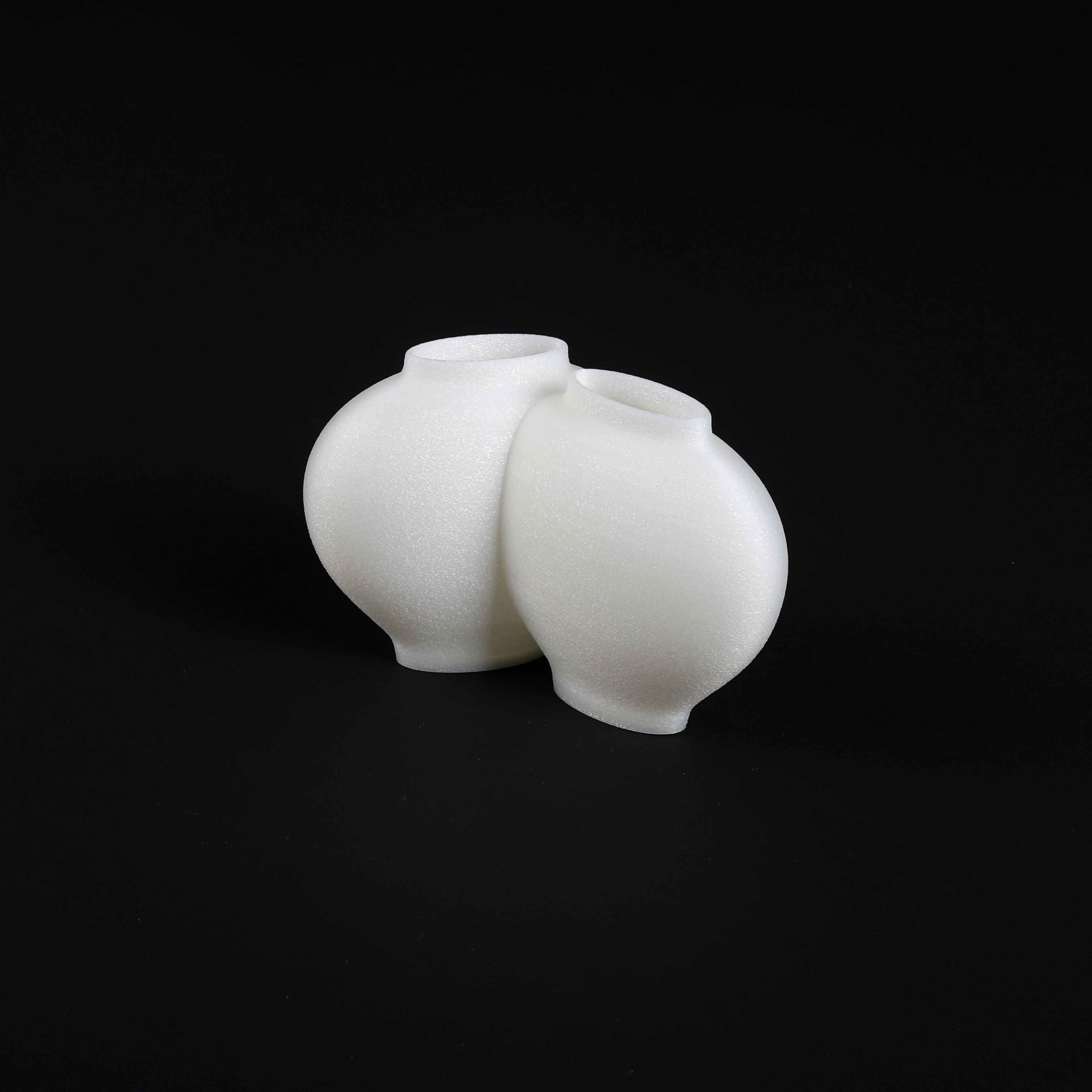 Intersecting Moon Jars. I