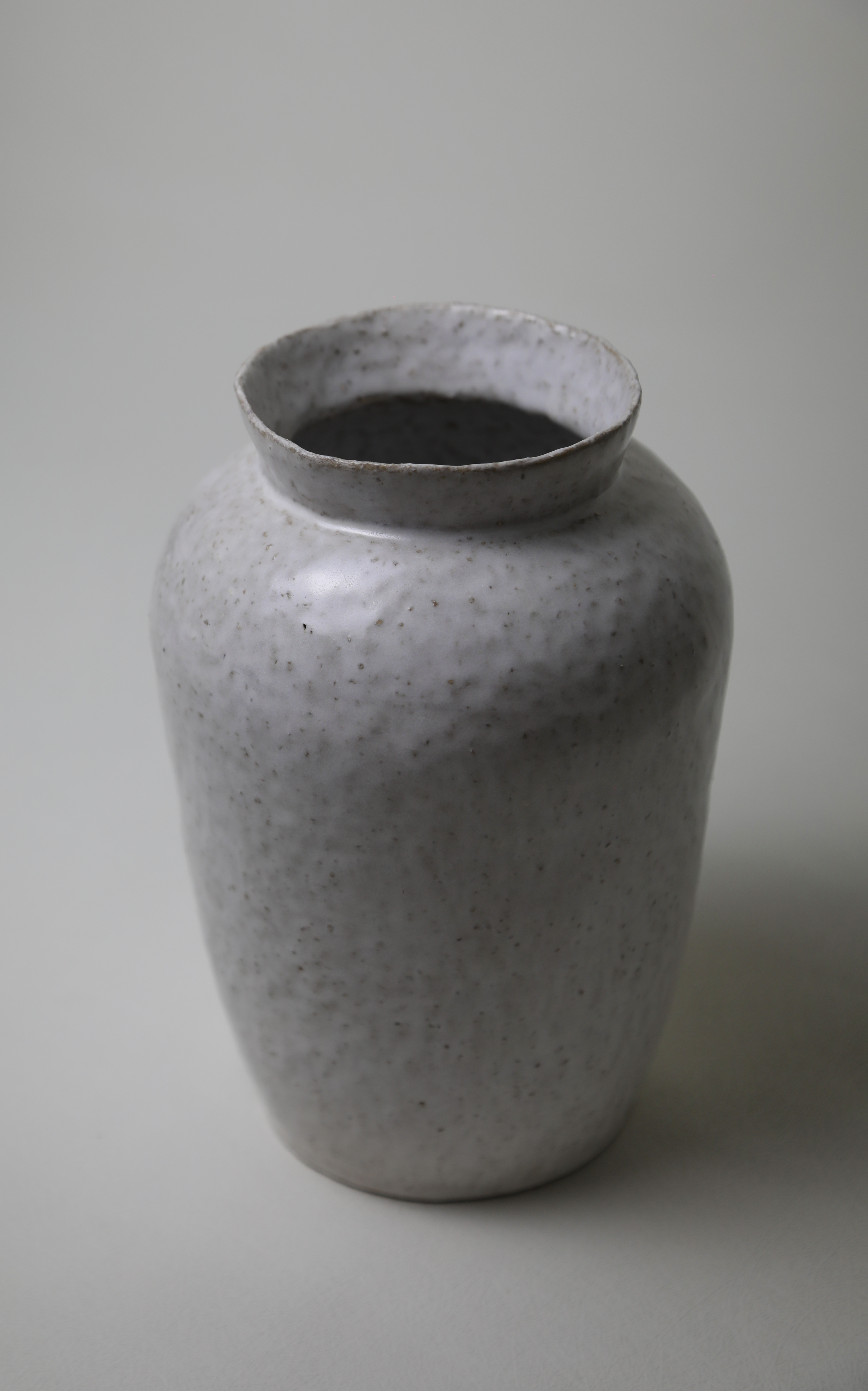 White vase - Image 1