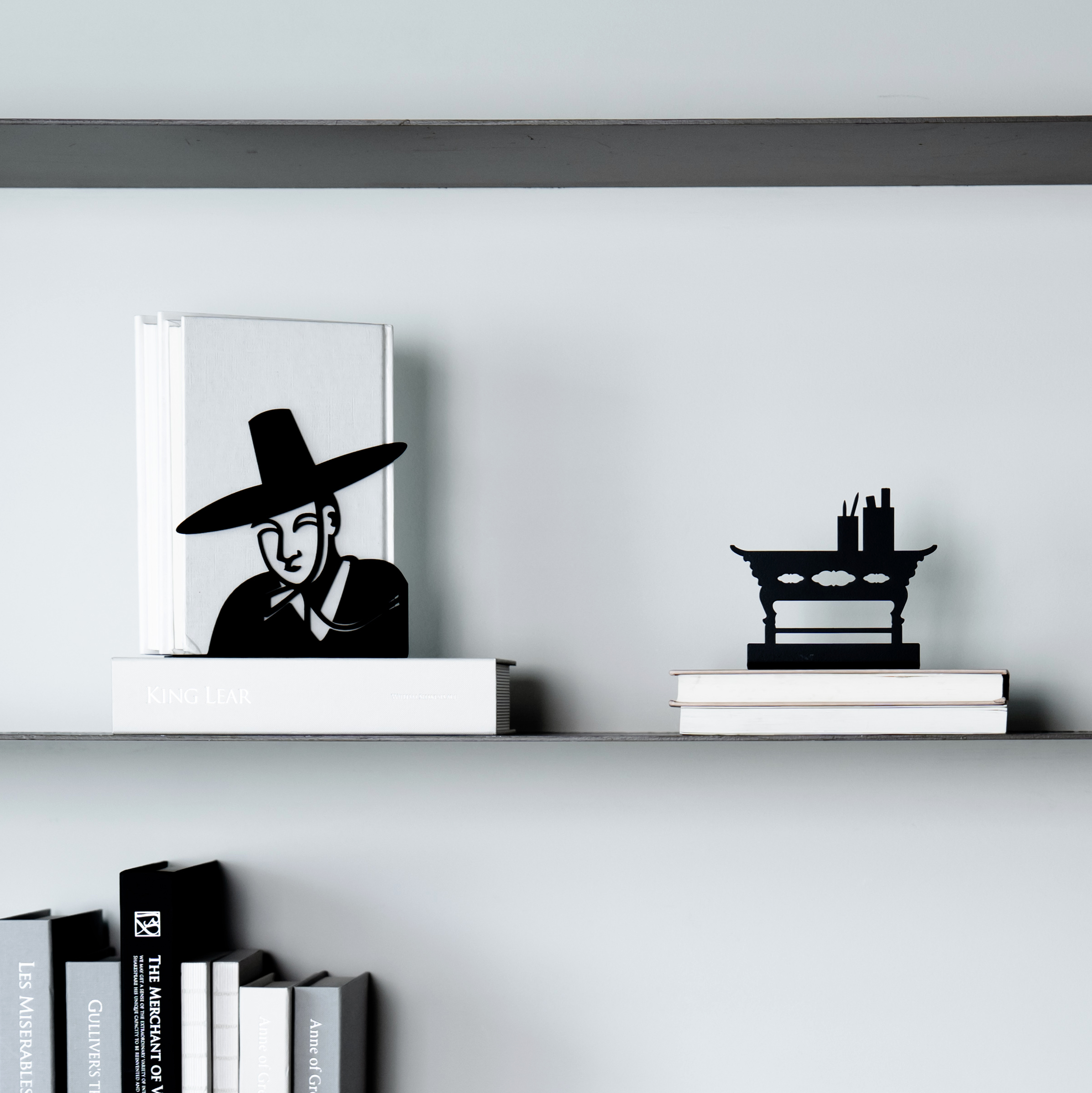 The Bookish Man Bookend - Image 3