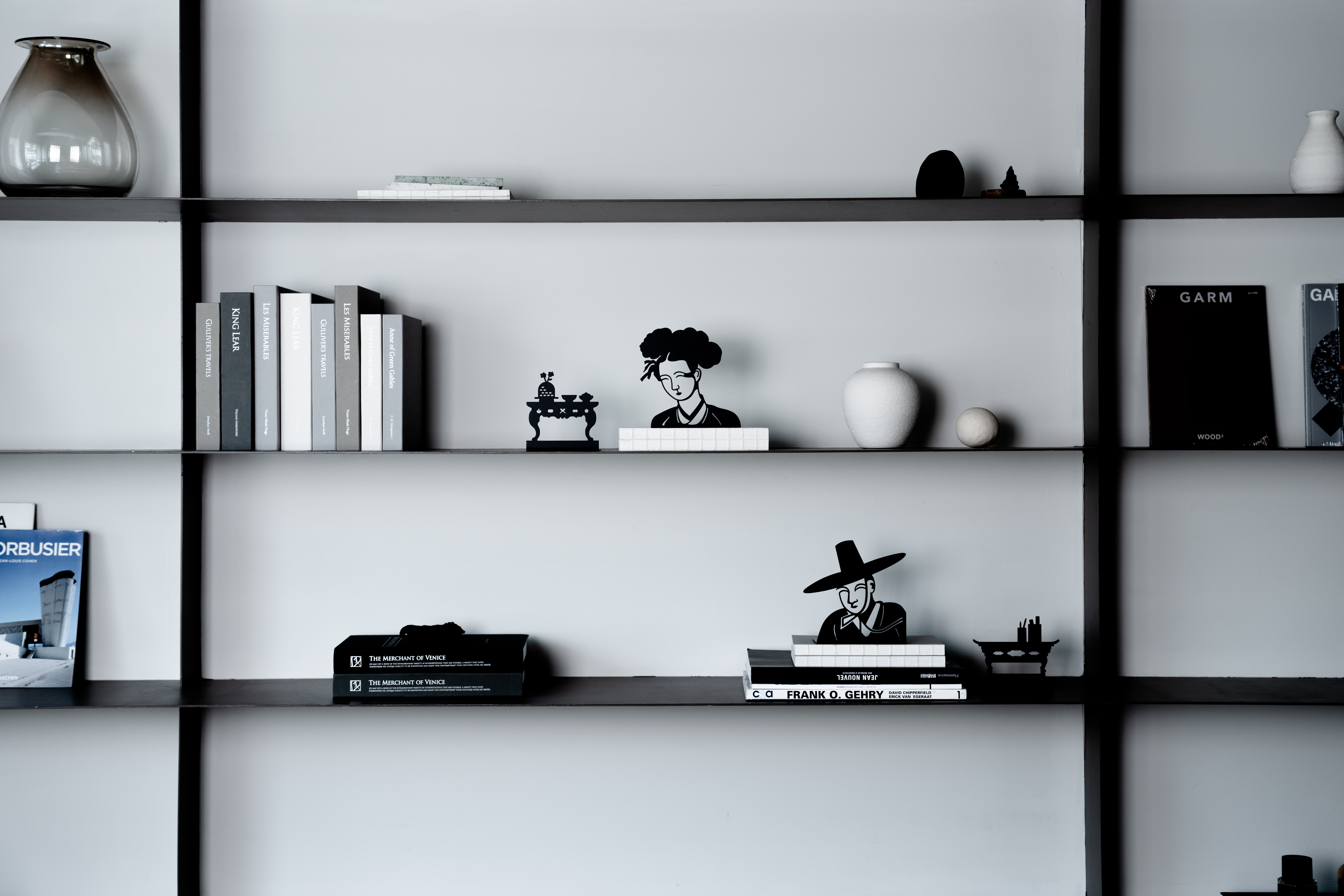 The Table Lady Bookend - Image 5