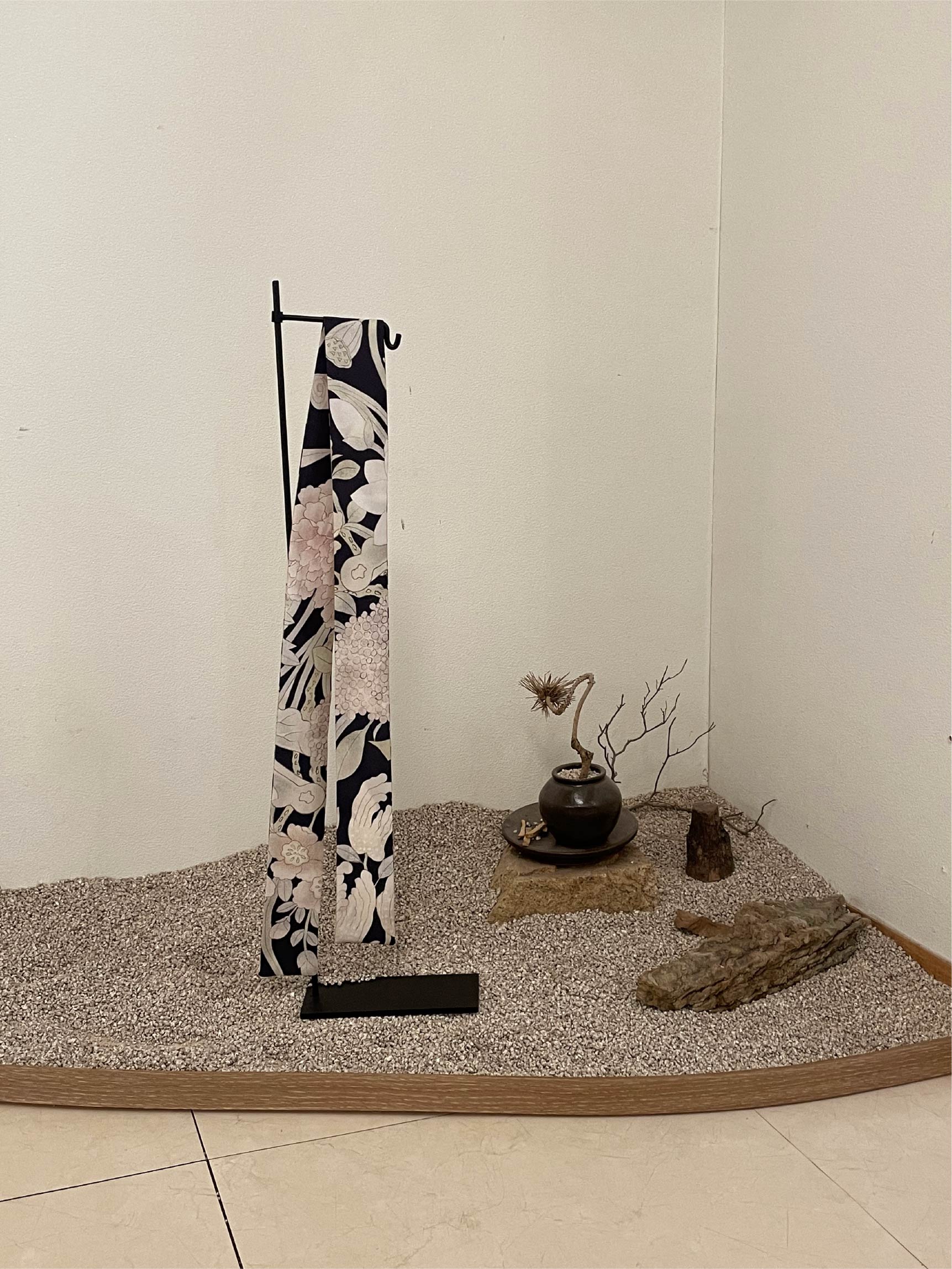 Dabok Premium Silk  Rectangular Twilly - Image 4