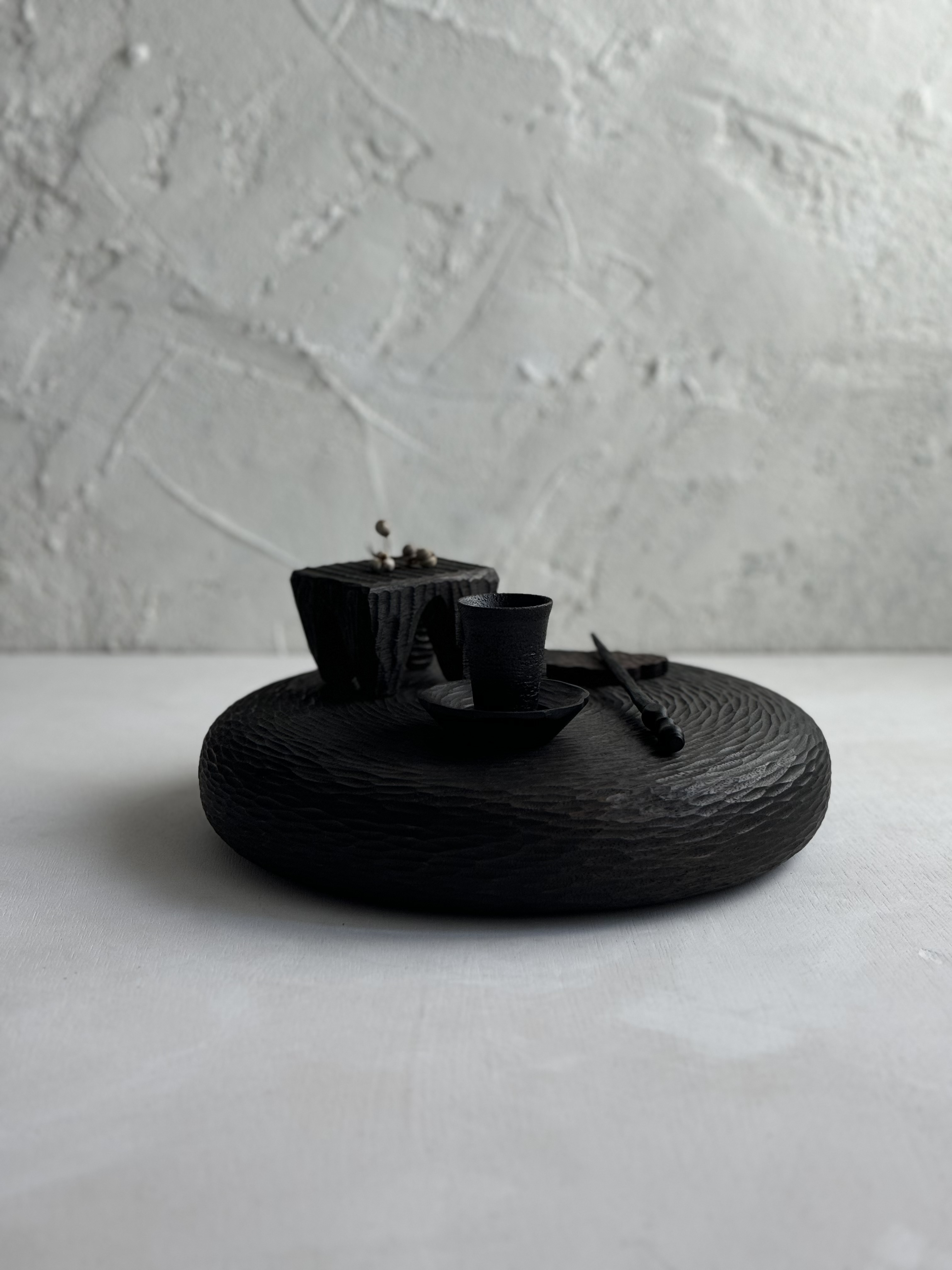 Petal-Rounded Hanging Objet (Convertible Tea Tray)