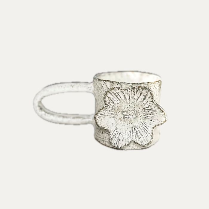 Cottage Snow Long Handle Flower Mug