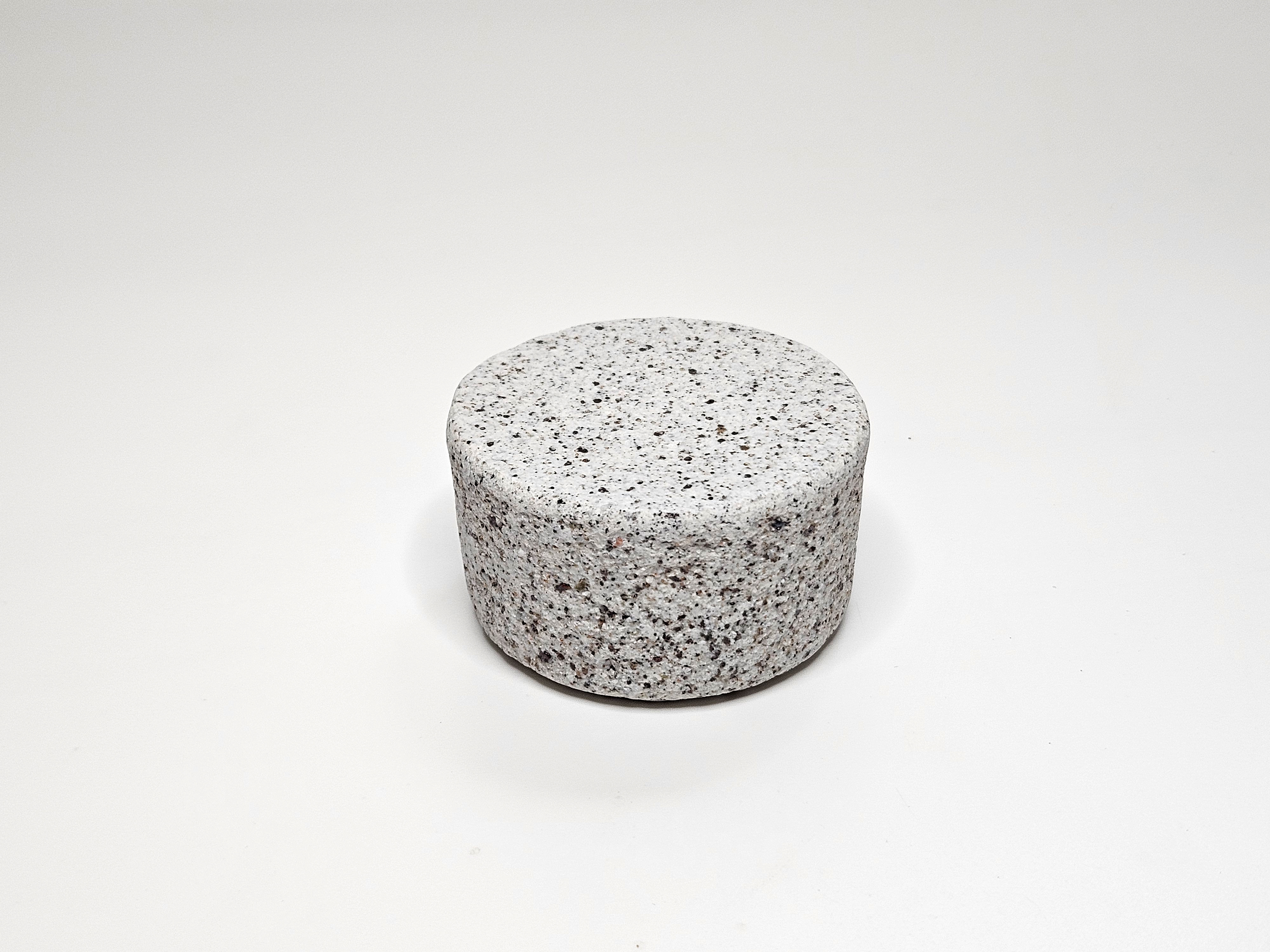 October kim miniature, round