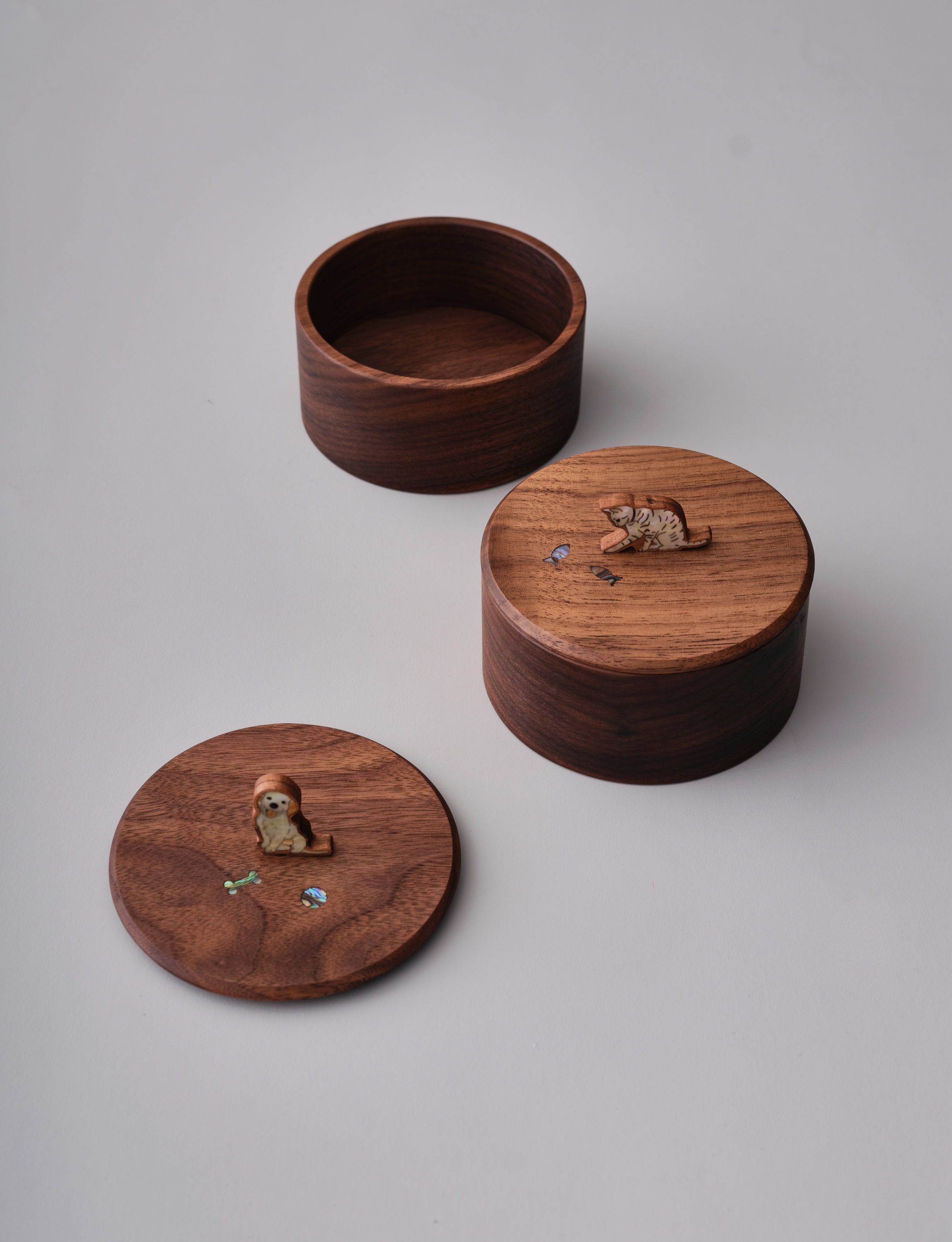 Round box with pets - Image 2