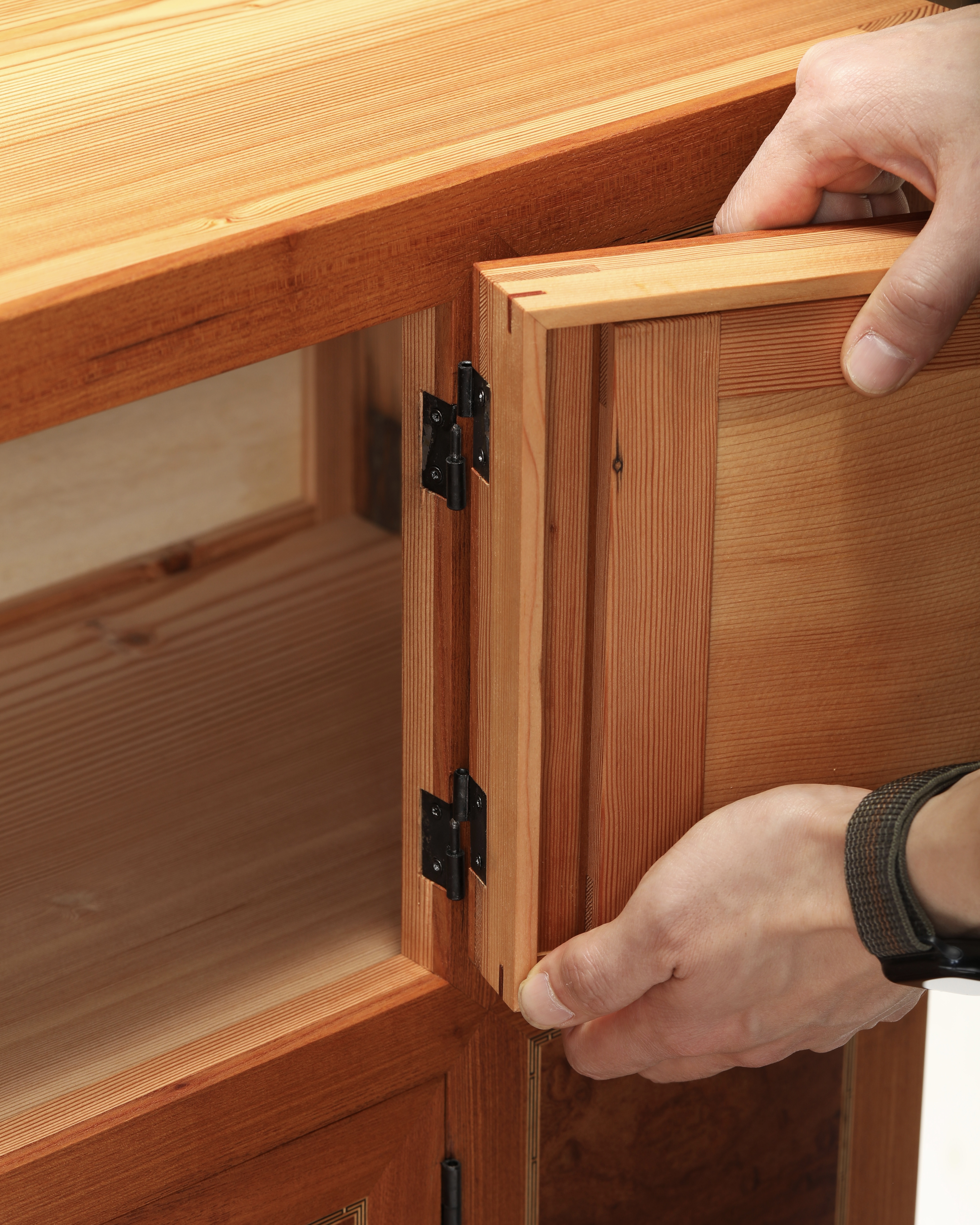 Angoji Three-Tier Cabinet - Image 4